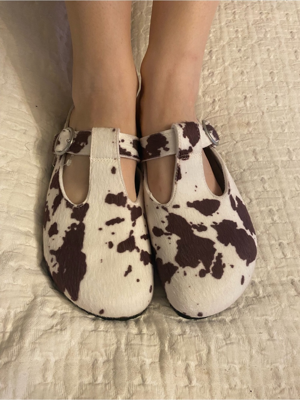 Cushionaire clogs Cow Print Mary Jane Flats in White and Brown size 8.5